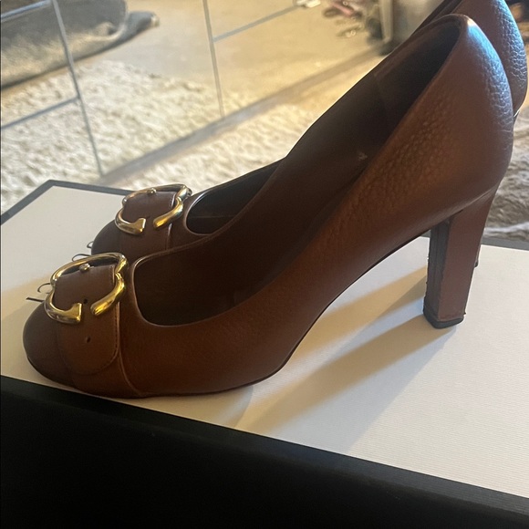 Authentic Gucci Malaga Brown Leather Heels with Gold Buckle - Picture 3 of 7